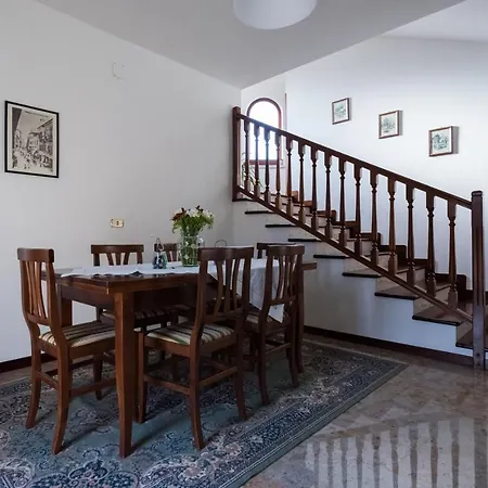 Bed & Breakfast Ellebi 4*